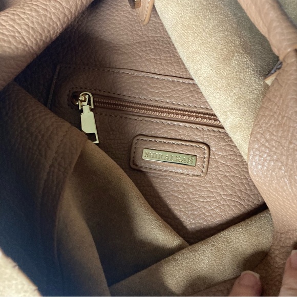 Shiraleah Shoulder Tote - Picture 4 of 8